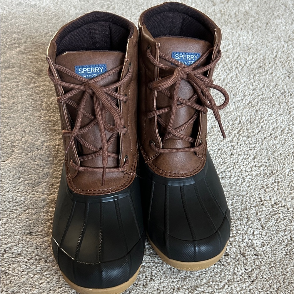 NWOT Sperry unisex-child Port Boot (Big Kid) Sz 6